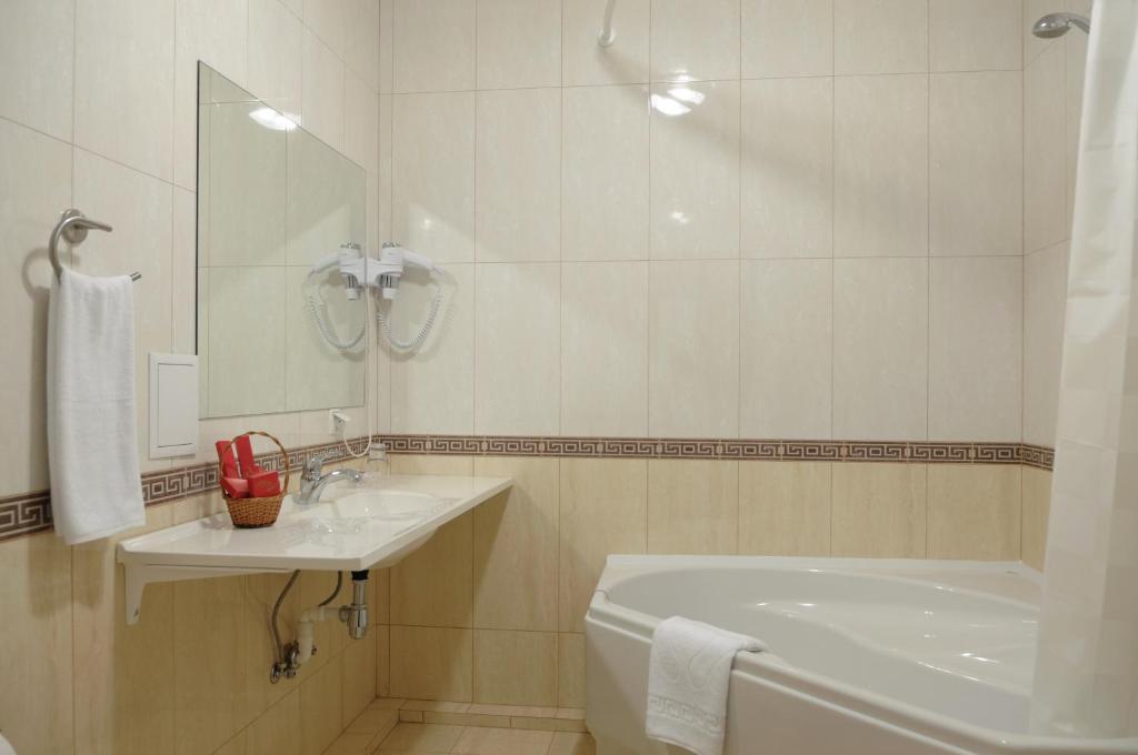 Melrose Hotel Rivne Quarto foto